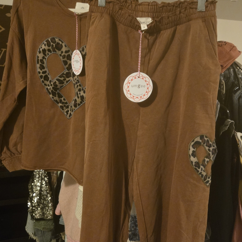 Umgee 87% Cotton Brown Set With Peace Leopard Heart Patchwork Detail